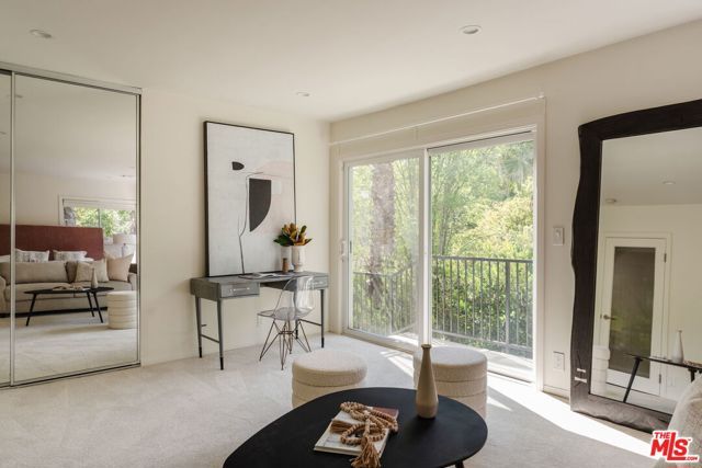 7229 Senalda Road, Los Angeles, CA 90068