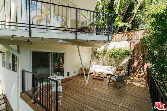 7229 Senalda Road, Los Angeles, CA 90068