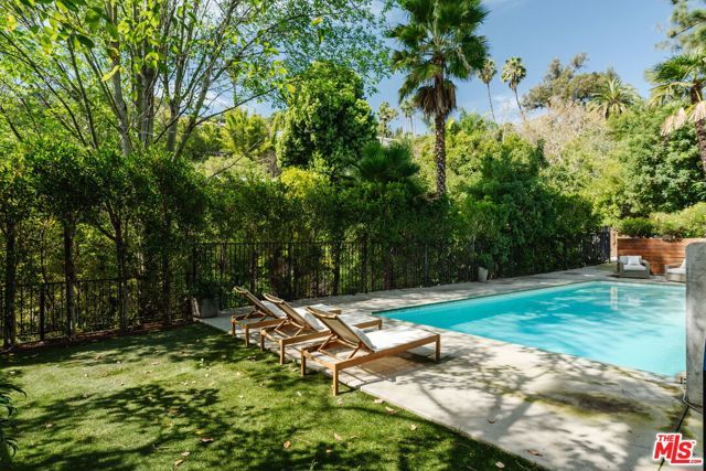 7229 Senalda Road, Los Angeles, CA 90068