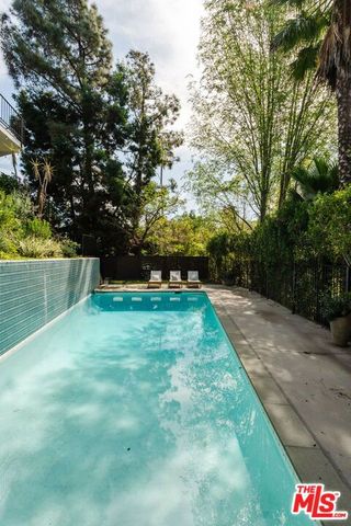 7229 Senalda Road, Los Angeles, CA 90068
