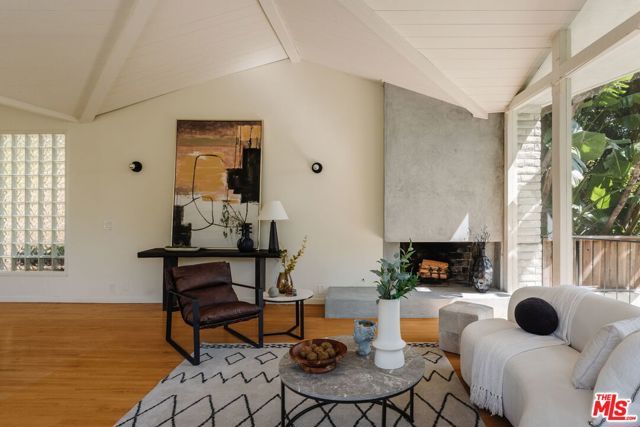 7229 Senalda Road, Los Angeles, CA 90068