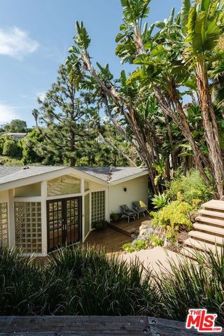 7229 Senalda Road, Los Angeles, CA 90068