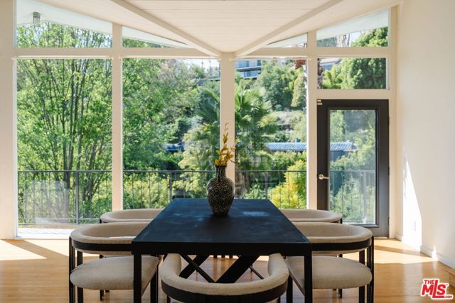 7229 Senalda Road, Los Angeles, CA 90068