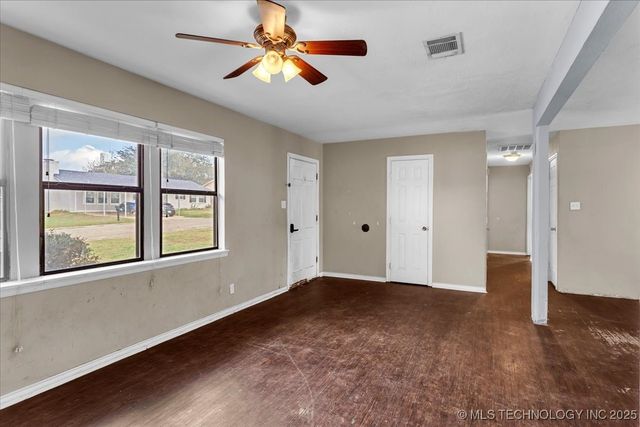 515 McCarley, Colbert, OK 74733