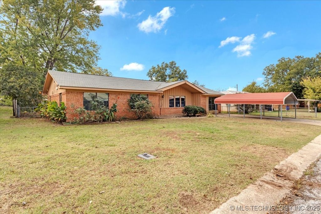 515 McCarley, Colbert, OK 74733