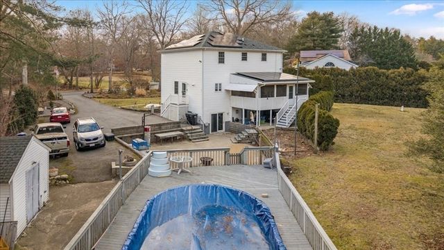 15 Stonewall Ave, Dartmouth, MA 02747