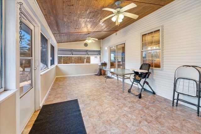 15 Stonewall Ave, Dartmouth, MA 02747
