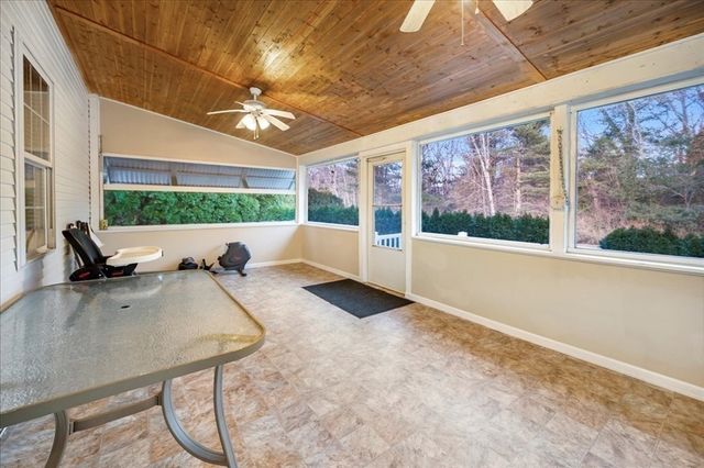 15 Stonewall Ave, Dartmouth, MA 02747