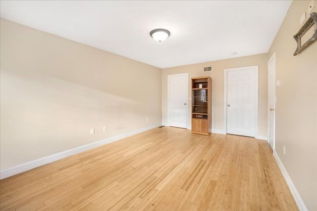 15 Stonewall Ave, Dartmouth, MA 02747