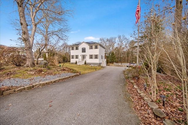15 Stonewall Ave, Dartmouth, MA 02747