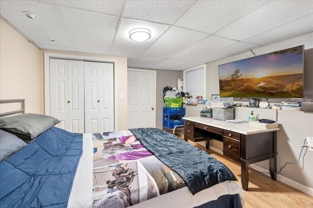 15 Stonewall Ave, Dartmouth, MA 02747