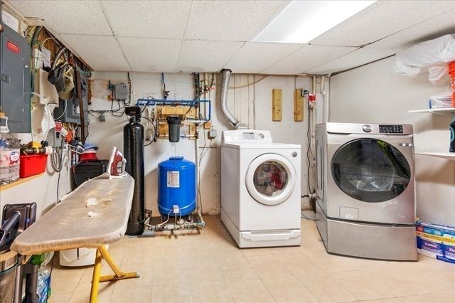 15 Stonewall Ave, Dartmouth, MA 02747
