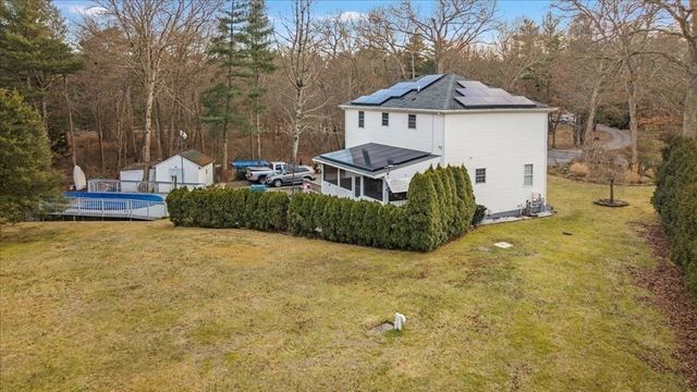 15 Stonewall Ave, Dartmouth, MA 02747
