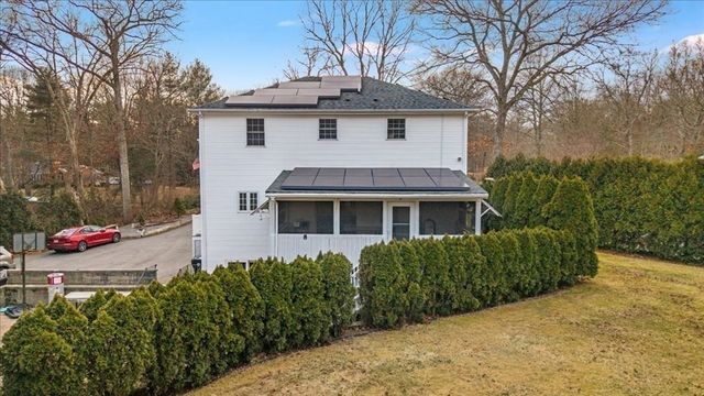 15 Stonewall Ave, Dartmouth, MA 02747