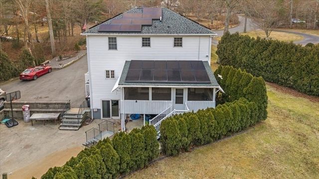 15 Stonewall Ave, Dartmouth, MA 02747