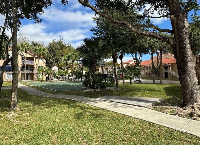 10521 SW 158th Ct 305, Miami, FL 33196