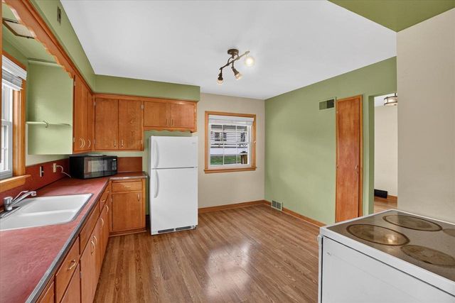 3765 E Bottsford Avenue, Cudahy, WI 53110