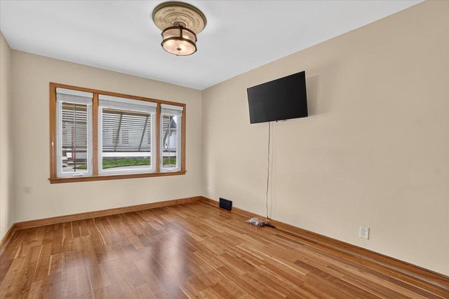 3765 E Bottsford Avenue, Cudahy, WI 53110