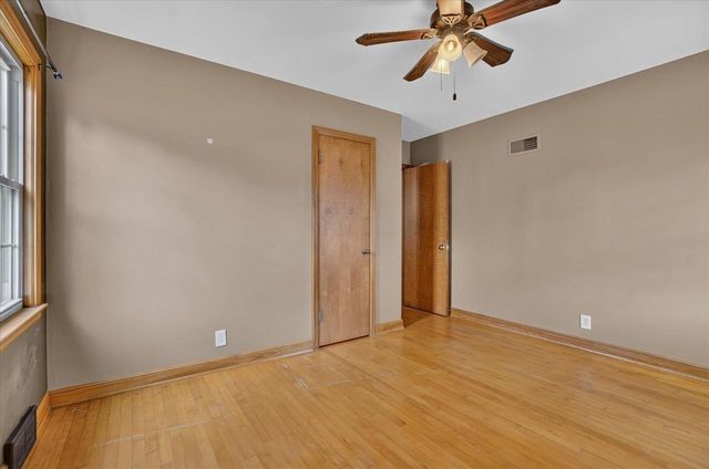 3765 E Bottsford Avenue, Cudahy, WI 53110
