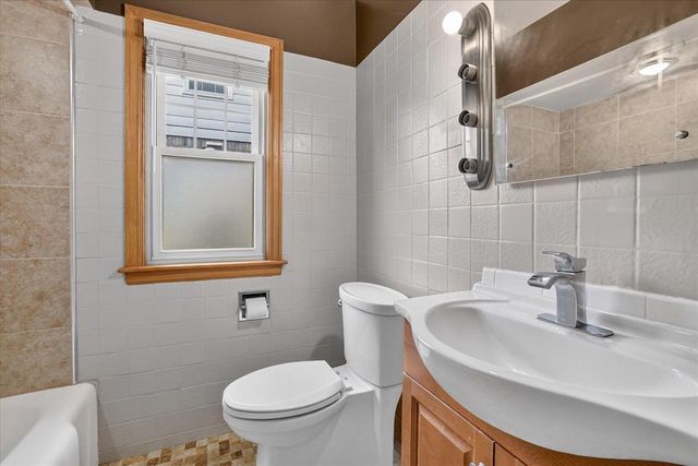 3765 E Bottsford Avenue, Cudahy, WI 53110