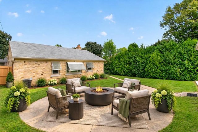 3765 E Bottsford Avenue, Cudahy, WI 53110