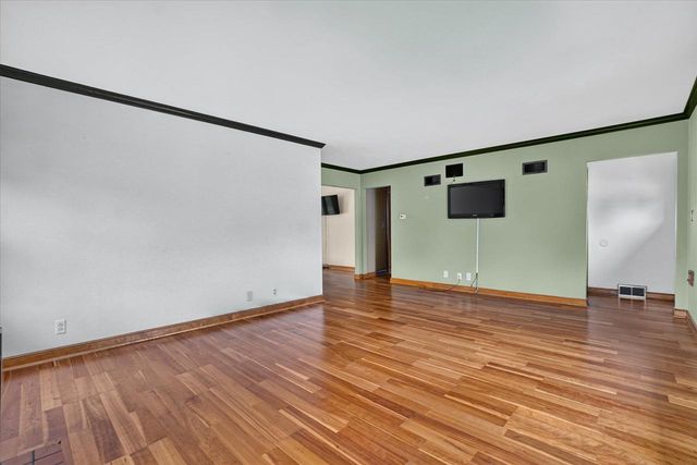 3765 E Bottsford Avenue, Cudahy, WI 53110
