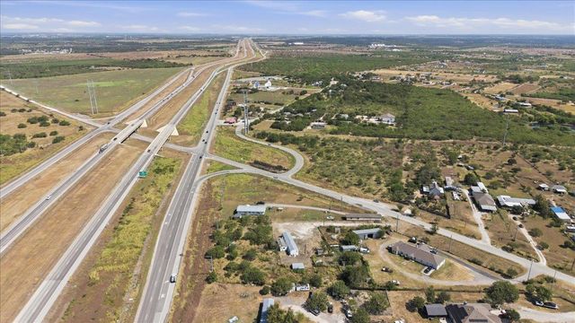 3731 Homannville TRL, Lockhart, TX 78644