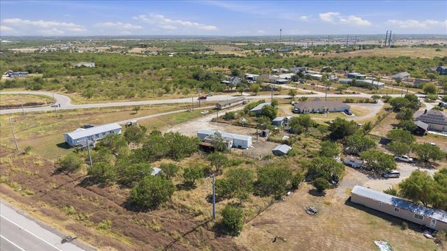 3731 Homannville TRL, Lockhart, TX 78644