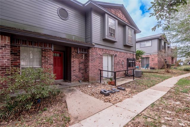 1228 Avenue O B, Huntsville, TX 77340