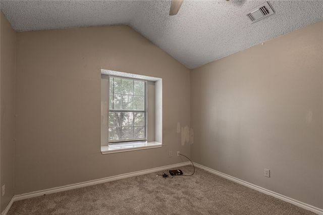 1228 Avenue O B, Huntsville, TX 77340