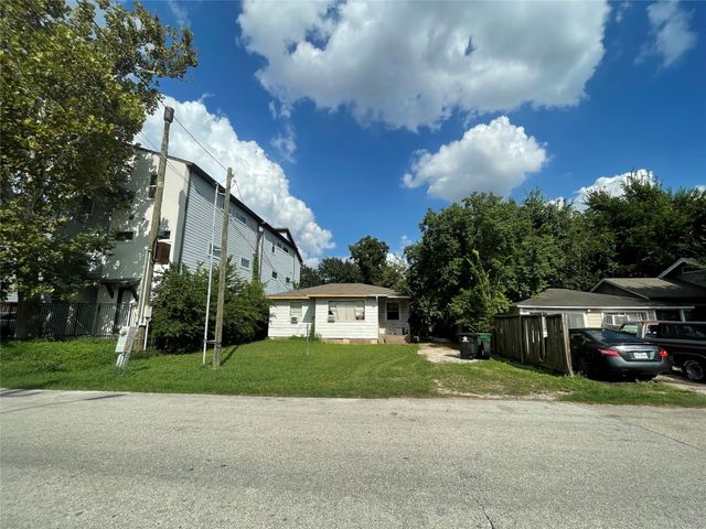 3718 Robertson Street, Houston, TX 77009