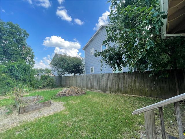 3718 Robertson Street, Houston, TX 77009