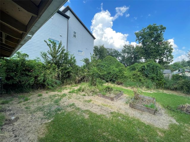 3718 Robertson Street, Houston, TX 77009
