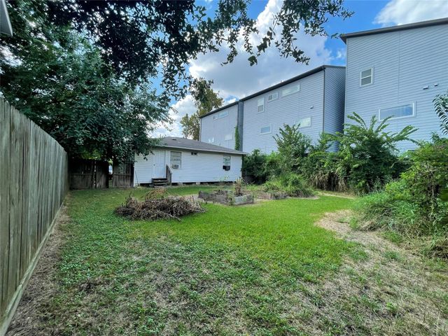 3718 Robertson Street, Houston, TX 77009