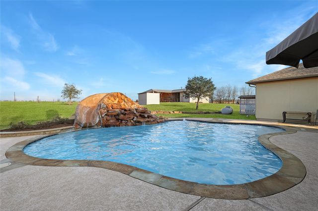 5657 County Road 405, Navasota, TX 77868