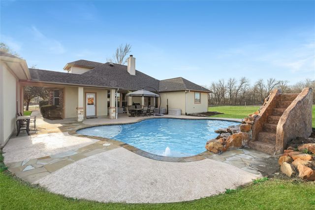 5657 County Road 405, Navasota, TX 77868