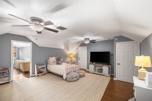 5657 County Road 405, Navasota, TX 77868