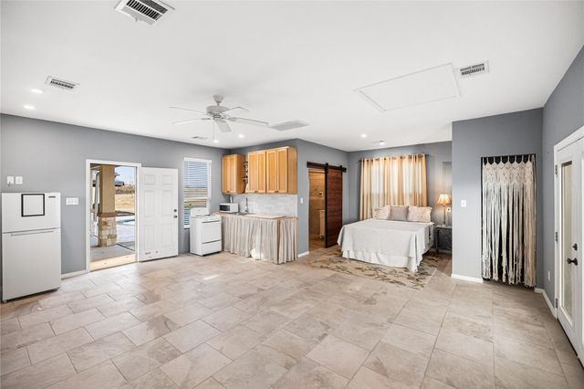 5657 County Road 405, Navasota, TX 77868