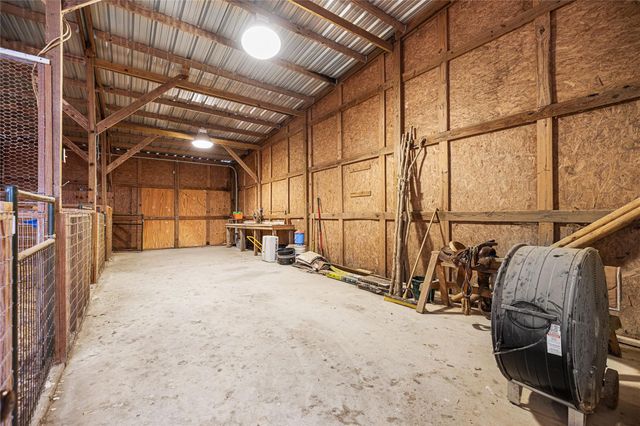 5657 County Road 405, Navasota, TX 77868