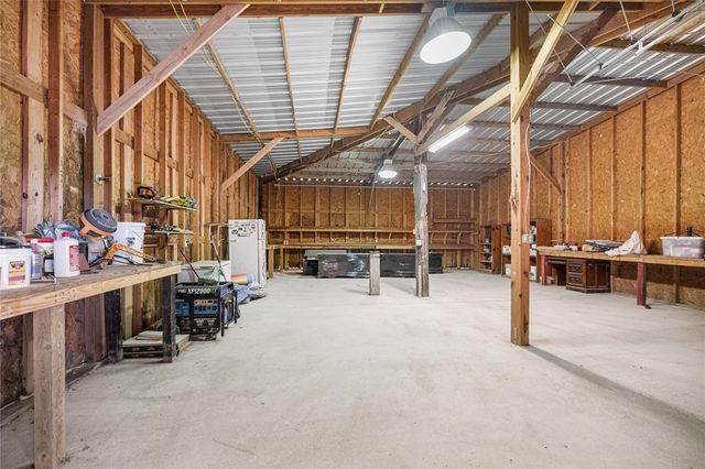 5657 County Road 405, Navasota, TX 77868