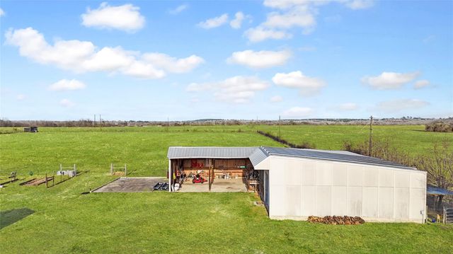 5657 County Road 405, Navasota, TX 77868