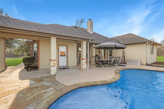 5657 County Road 405, Navasota, TX 77868