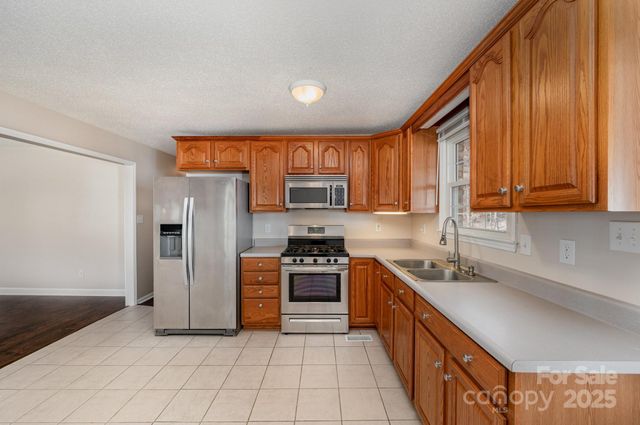 128 Oakley Drive, Gastonia, NC 28052