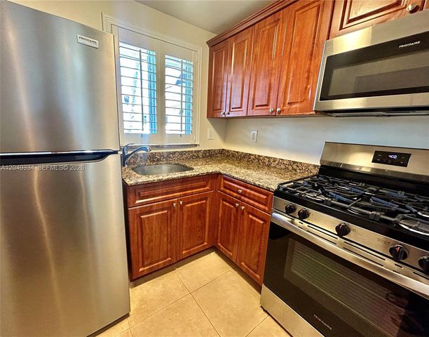 14500 SW 88 AV 211, Palmetto Bay, FL 33176