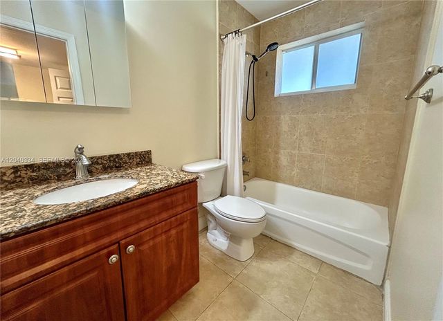 14500 SW 88 AV 211, Palmetto Bay, FL 33176