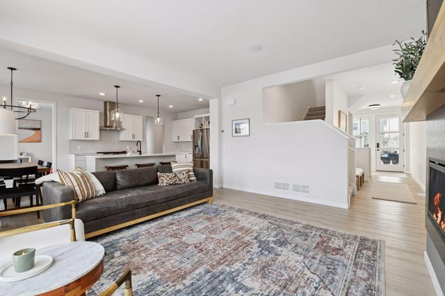 10125 Corral Way, Victoria, MN 55386