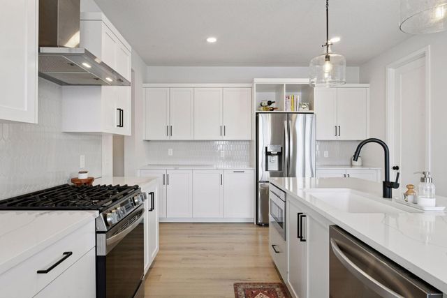 10125 Corral Way, Victoria, MN 55386