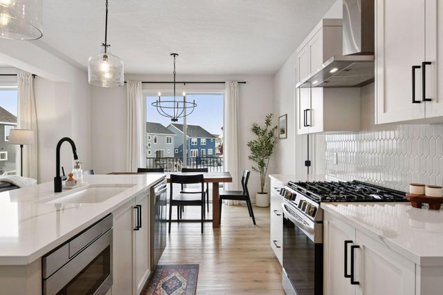 10125 Corral Way, Victoria, MN 55386