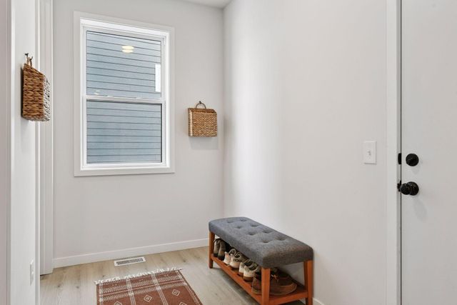 10125 Corral Way, Victoria, MN 55386