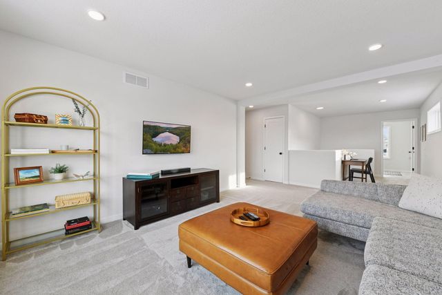 10125 Corral Way, Victoria, MN 55386